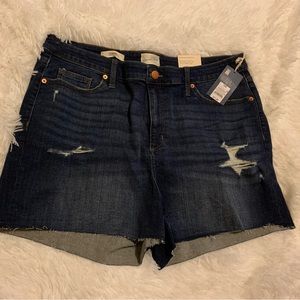 Woman’s universal thread mid rise 18w jean shorts NWT